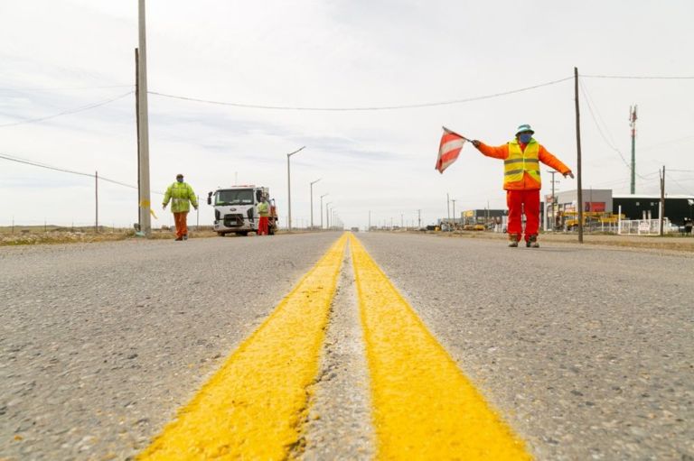 Vialidad Provincial realiza trabajos de demarcación en la Ruta Nacional ...