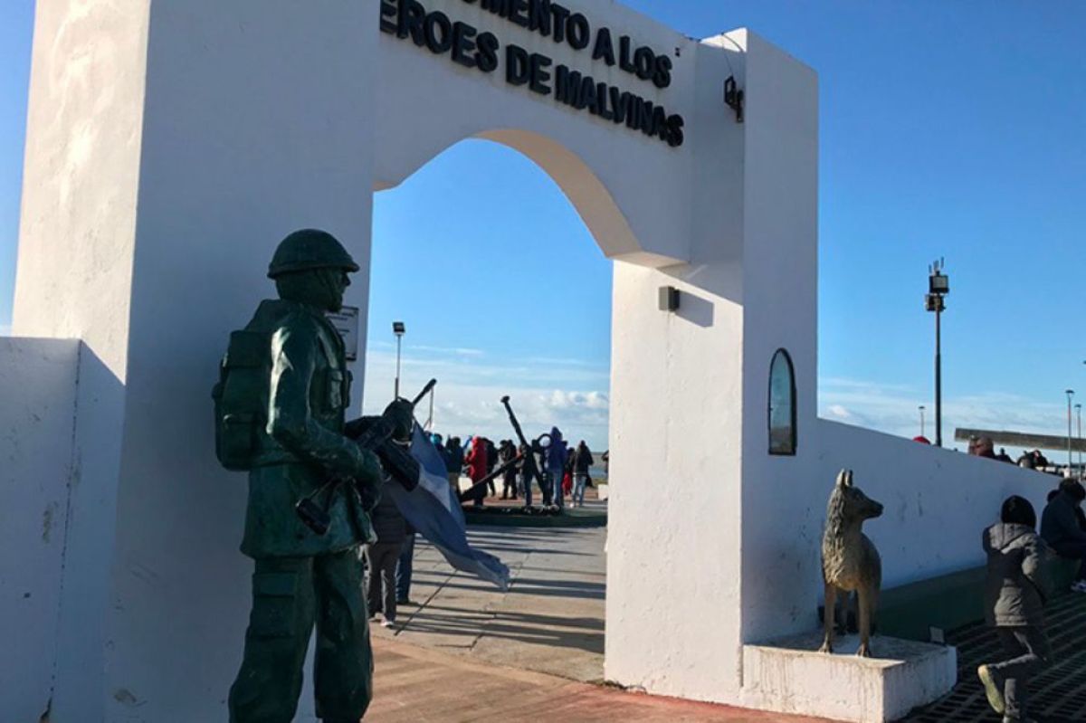 "A 41 años de la democracia es importante seguir conmemorando a los caídos en la Guerra de Malvinas", aseguró Villafañe
