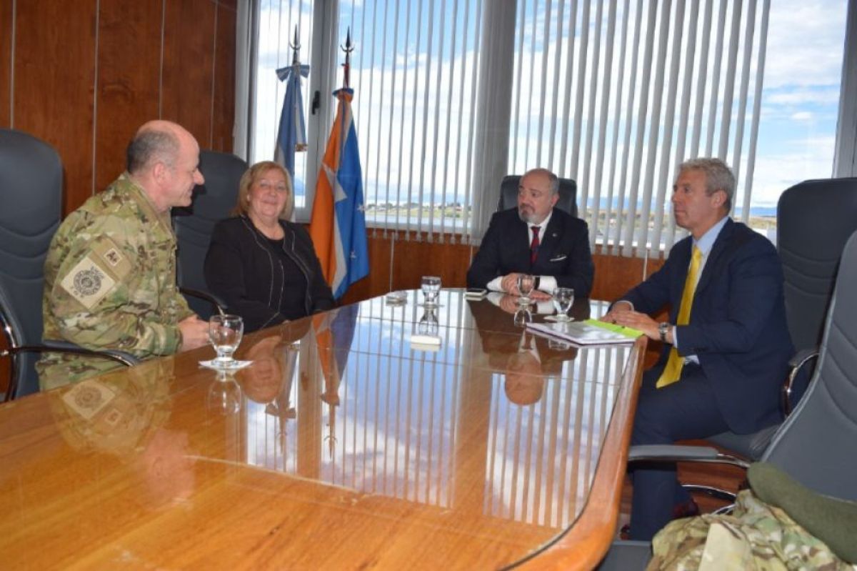Las autoridades del STJ recibieron al nuevo Delegado del Ejército Argentino en Tierra del Fuego