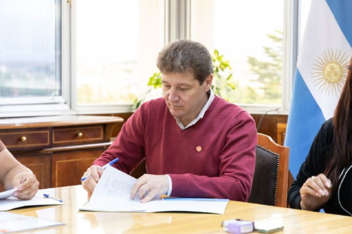 “Cumplimos con un compromiso asumido, ampliando derechos para las y los trabajadores estatales”