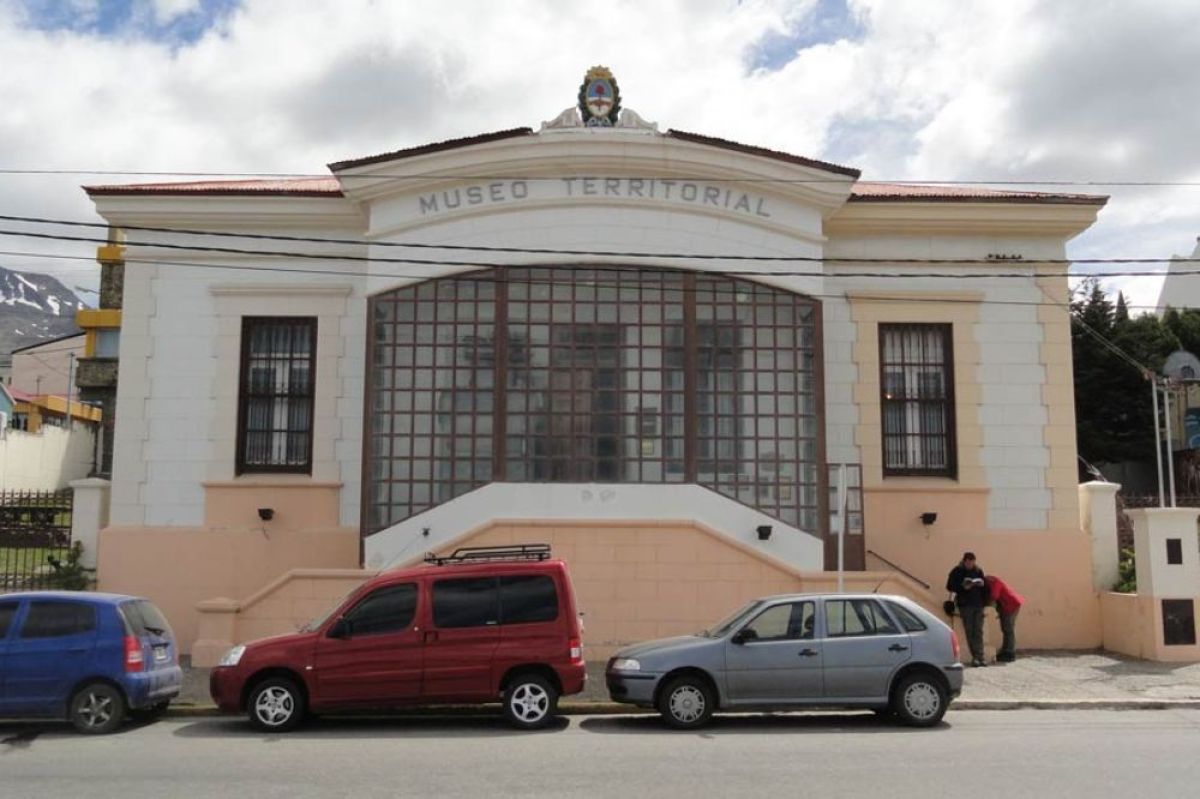 El Museo del Fin del Mundo realizará un taller sobre plumíferos australes a través de la muestra "Estragos"