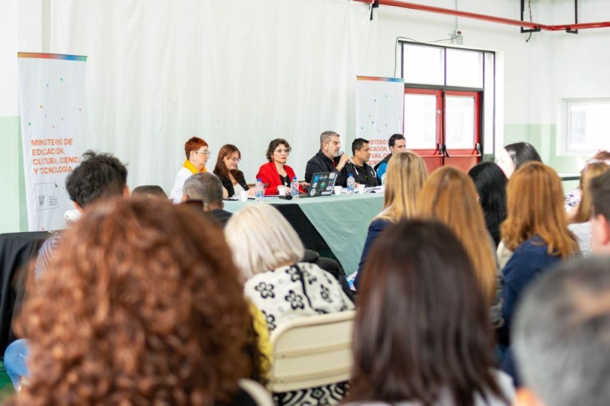 El Ministerio de Educación abordó con directivos y supervisores escolares los lineamientos estratégicos para el 2023
