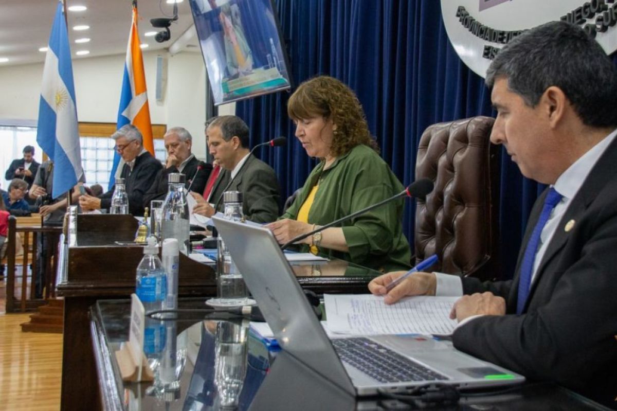 En sesión preparatoria: La Legislatura ratificó sus autoridades