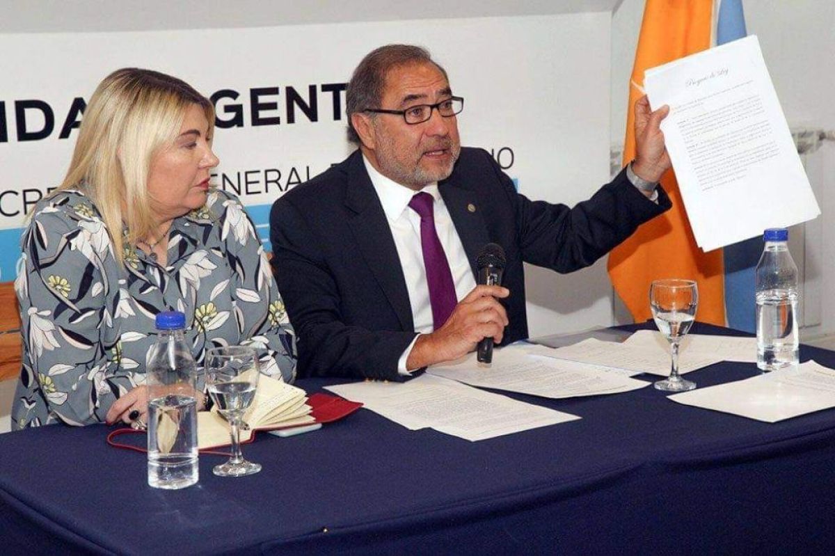 "Es una gran noticia la decisión de nuestro Gobierno de poner fin al pacto Foradori-Duncan", celebró Bertone