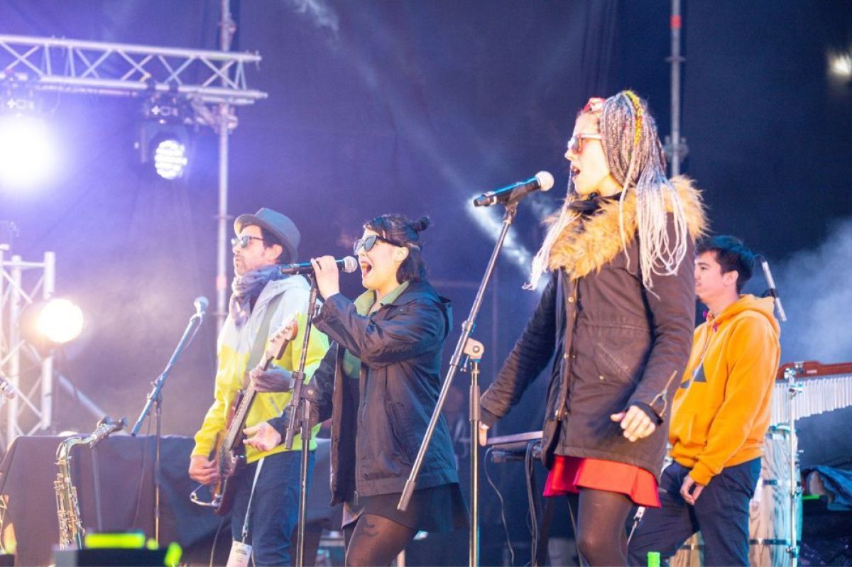 Una multitud acompañó a Babasónicos en el cierre del Festival "Tierra Grande"