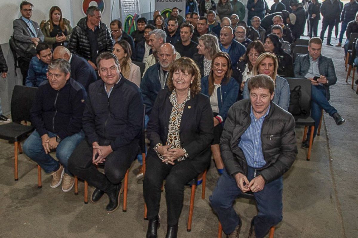 “El Poder Legislativo ha estado a la altura de las circunstancias trabajando en conjunto con las familias”