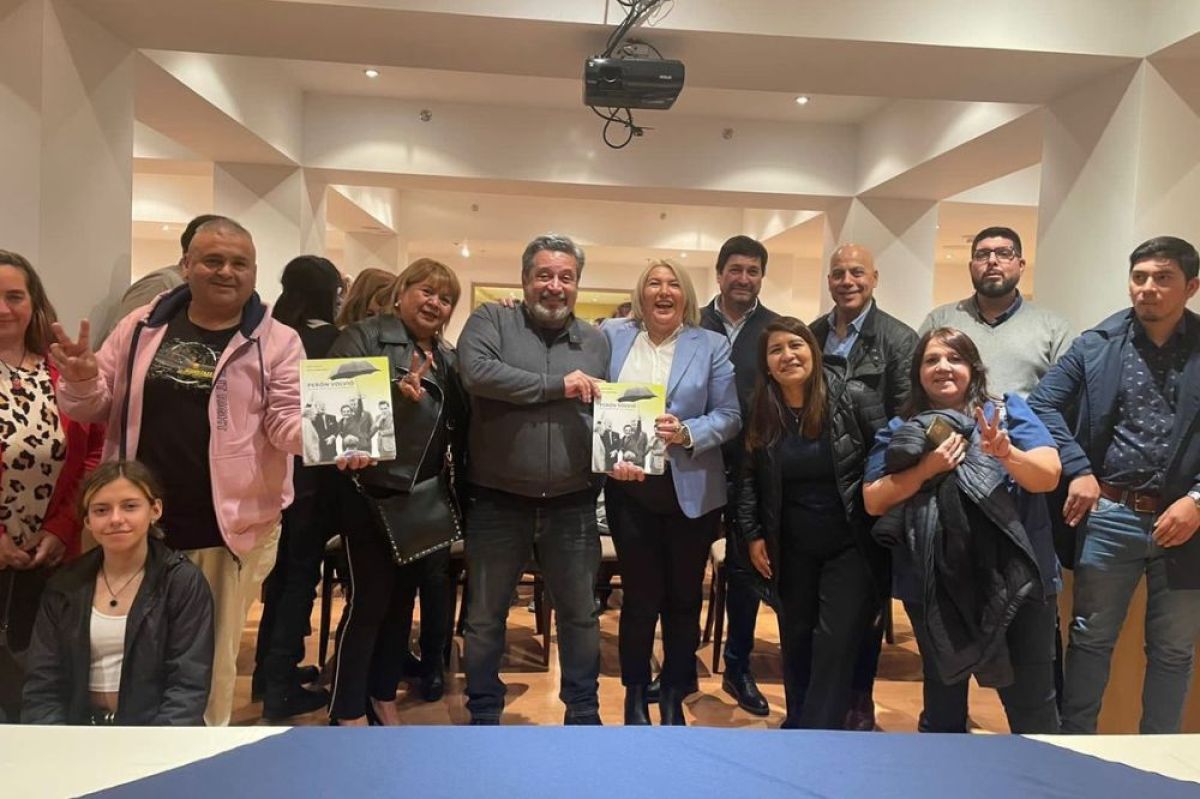 Se presentó en Tierra del Fuego el libro "Perón volvió. Era la hora de los pueblos"