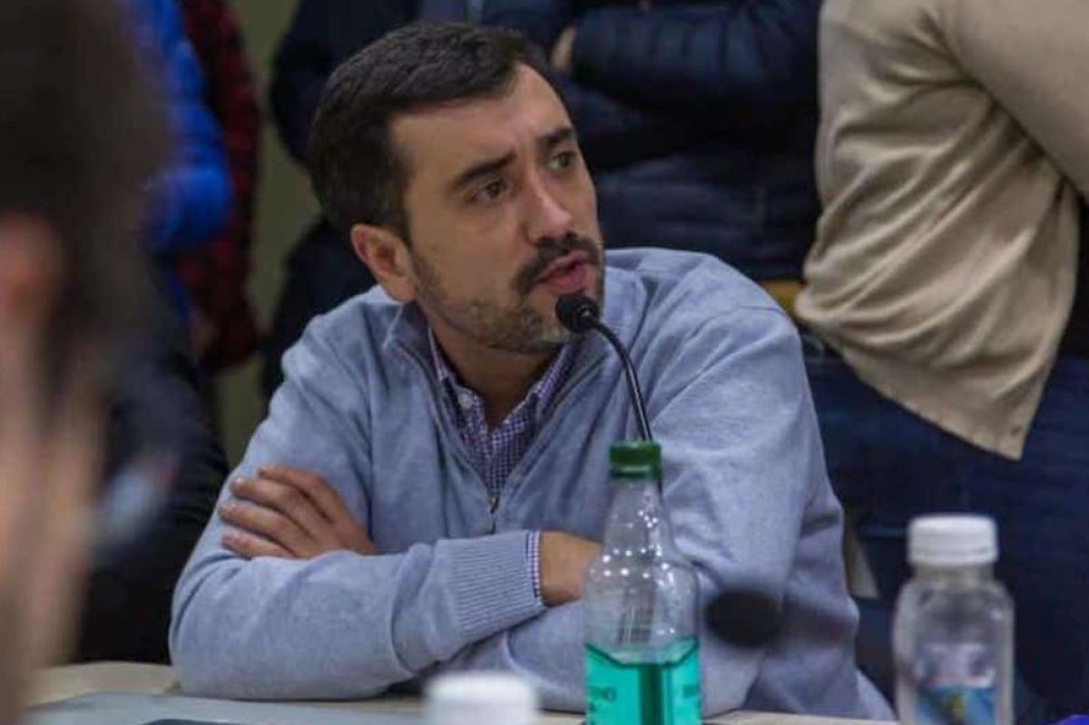 "No termino de entender quién es quién y cuál es el límite entre los oficialismos y las oposiciones formales", dijo Coto