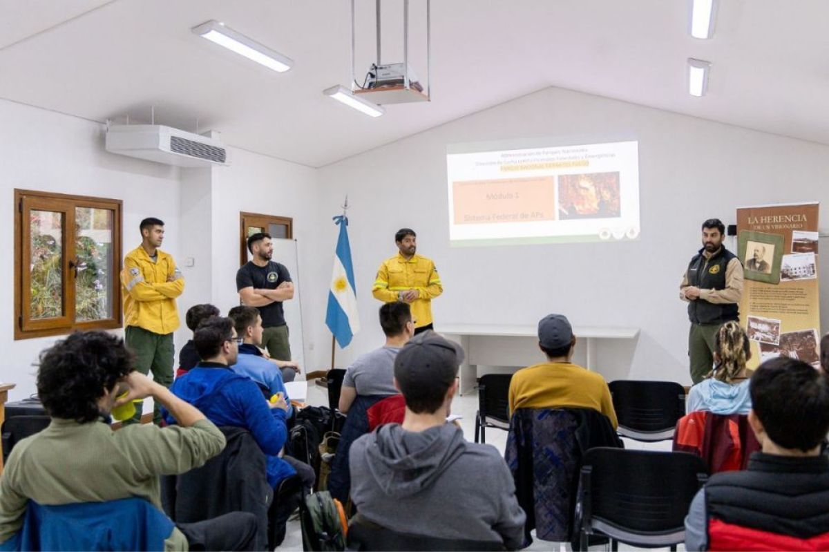 Inició el primer curso para futuros combatientes de incendios forestales en Ushuaia