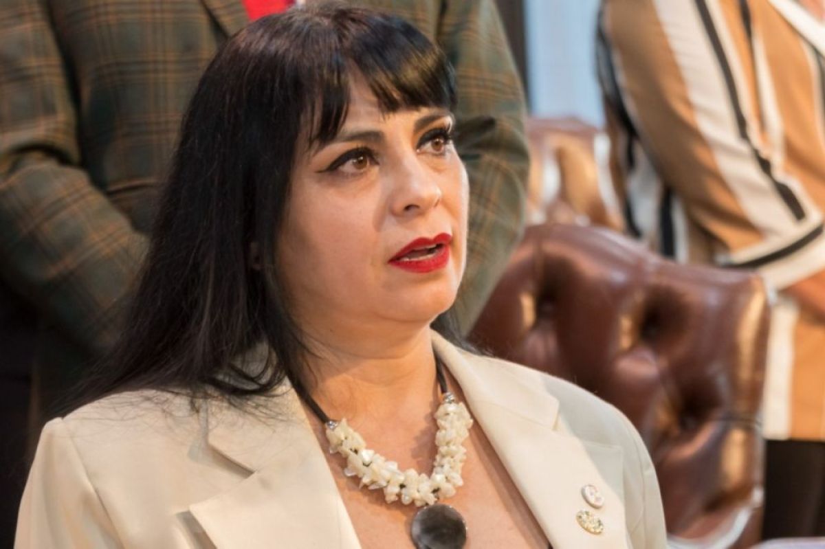 “Hay que trabajar muy fuerte para dejar atrás al hombre machista”, dijo Acosta