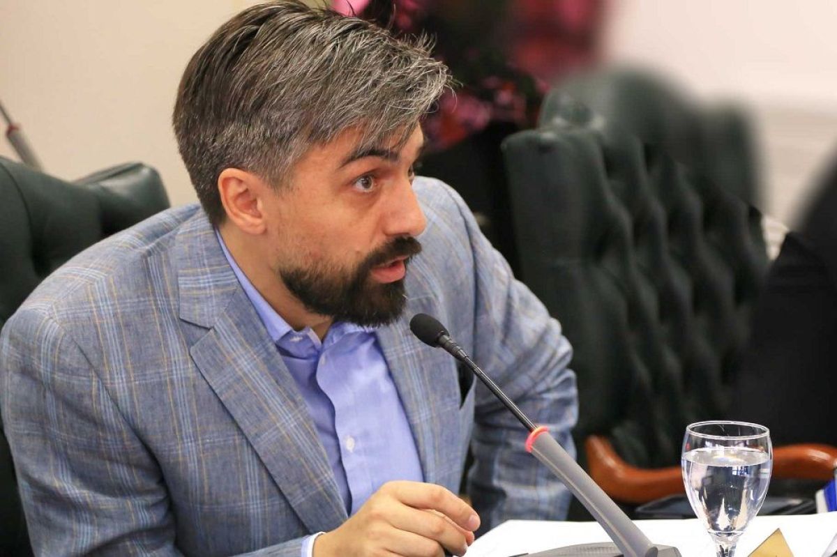 "La elección del 14 de mayo es una farsa, es indefendible que se haga 8 meses antes", manifestó Rossi