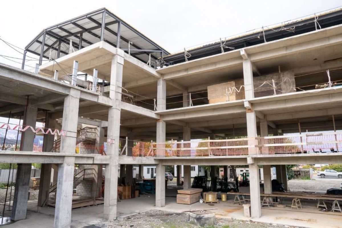 Avanzan los trabajos finales de la primera etapa de ampliación en las tiras 4, 6 y 9 del Hospital Regional Ushuaia