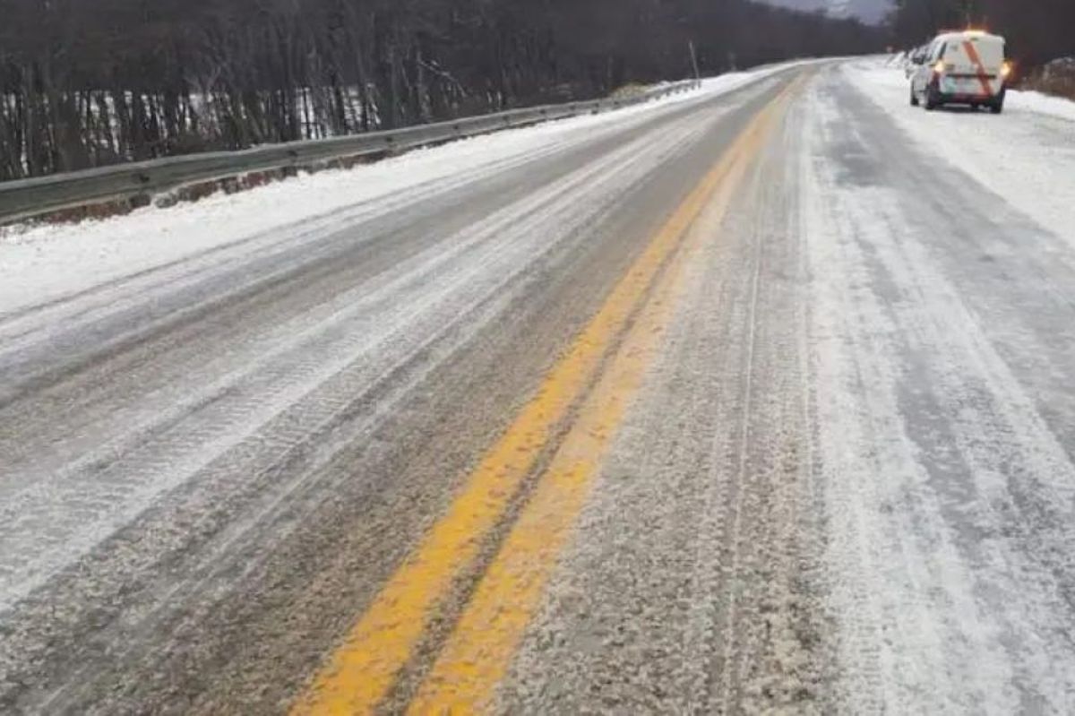 Tránsito: "Se recomienda circular por la ruta N°3 con cubiertas de invierno", informó Facio