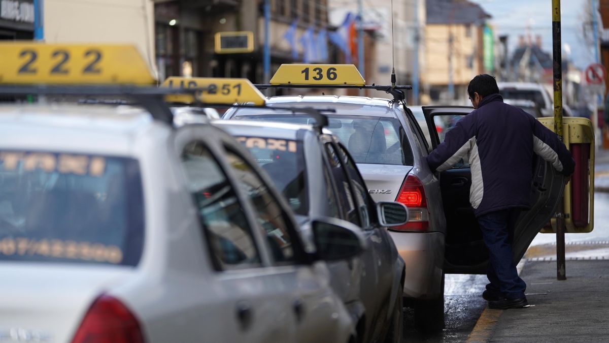 El Concejo Deliberante de Ushuaia reglamentó la titularización de las licencias de taxis