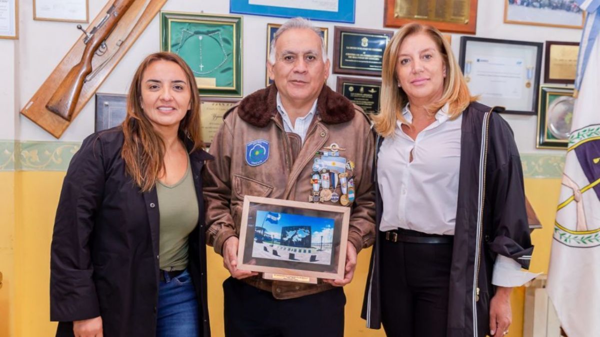 Martínez y Freites entregaron reconocimientos a Veteranos de Guerra