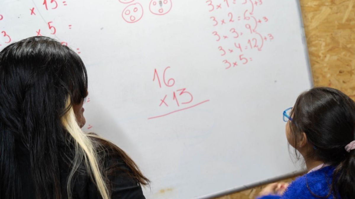  El programa "Aprendo en mi barrio" continúa brindando apoyo a escolar en distintos barrios de las tres ciudades