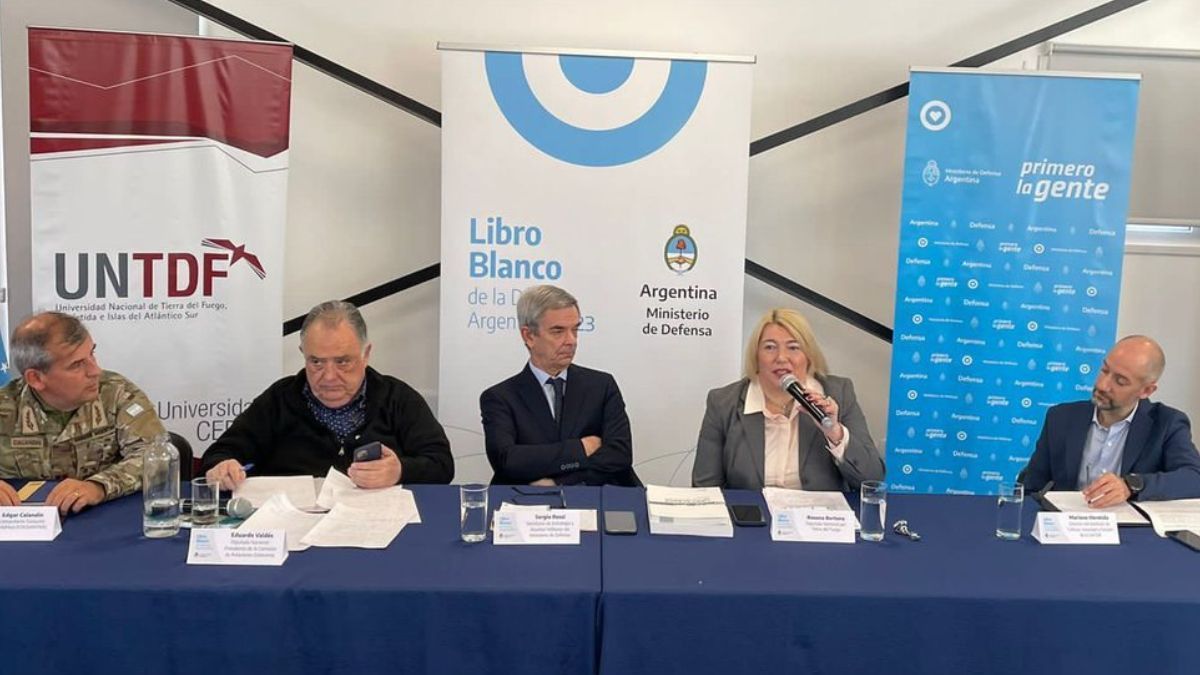  "La soberanía es un punto estratégico en este Libro", sostuvo Bertone