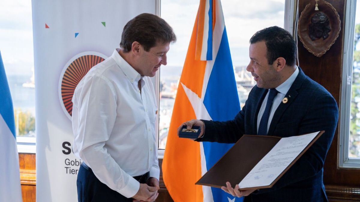 Melella agradeció a los embajadores que participaron de los actos oficiales del 2 de abril