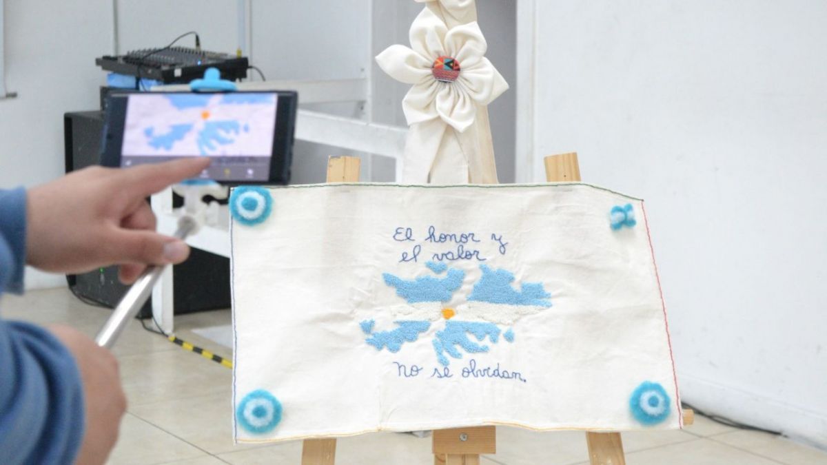 El CCNA inauguró la muestra “El corazón siente y las manos crean”