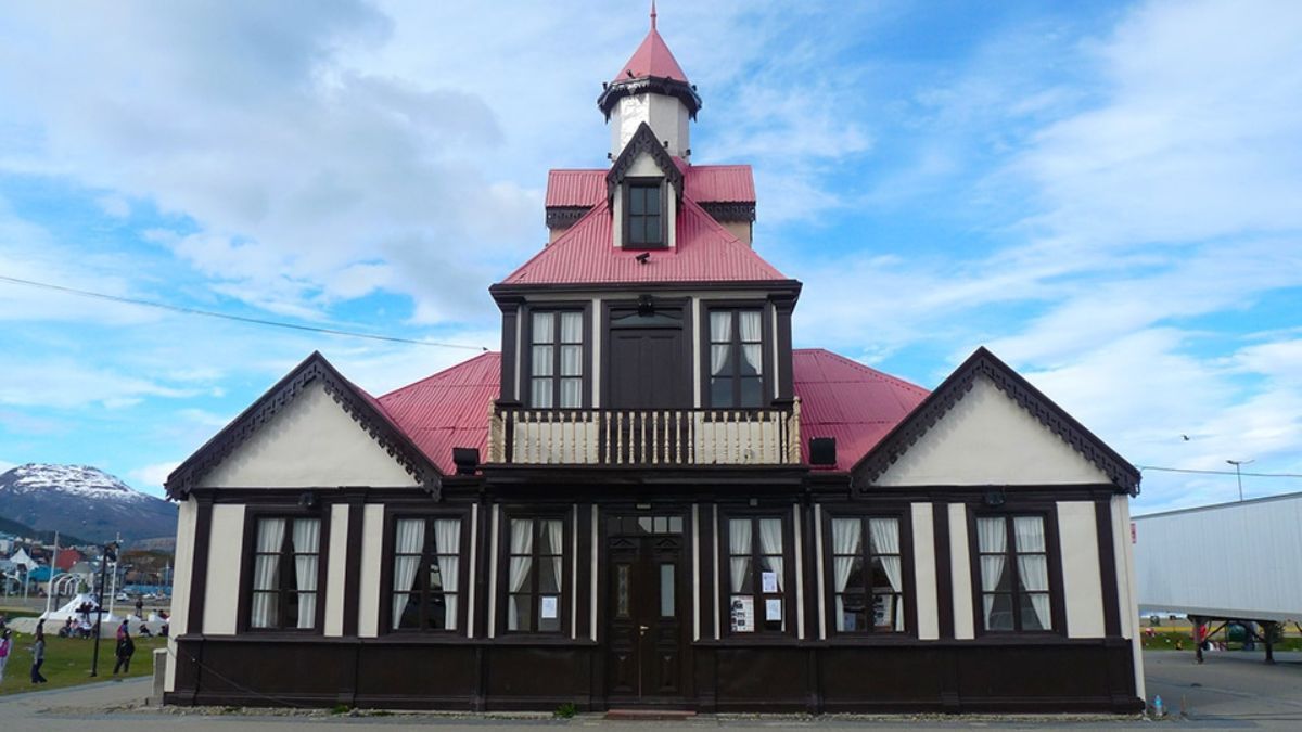 Presentarán la obra teatral "El té y sus silencios" en la Antigua Casa Beban
