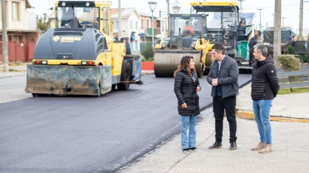 Pérez recorrió el inicio de los trabajos de modernización en la Av. Perón 