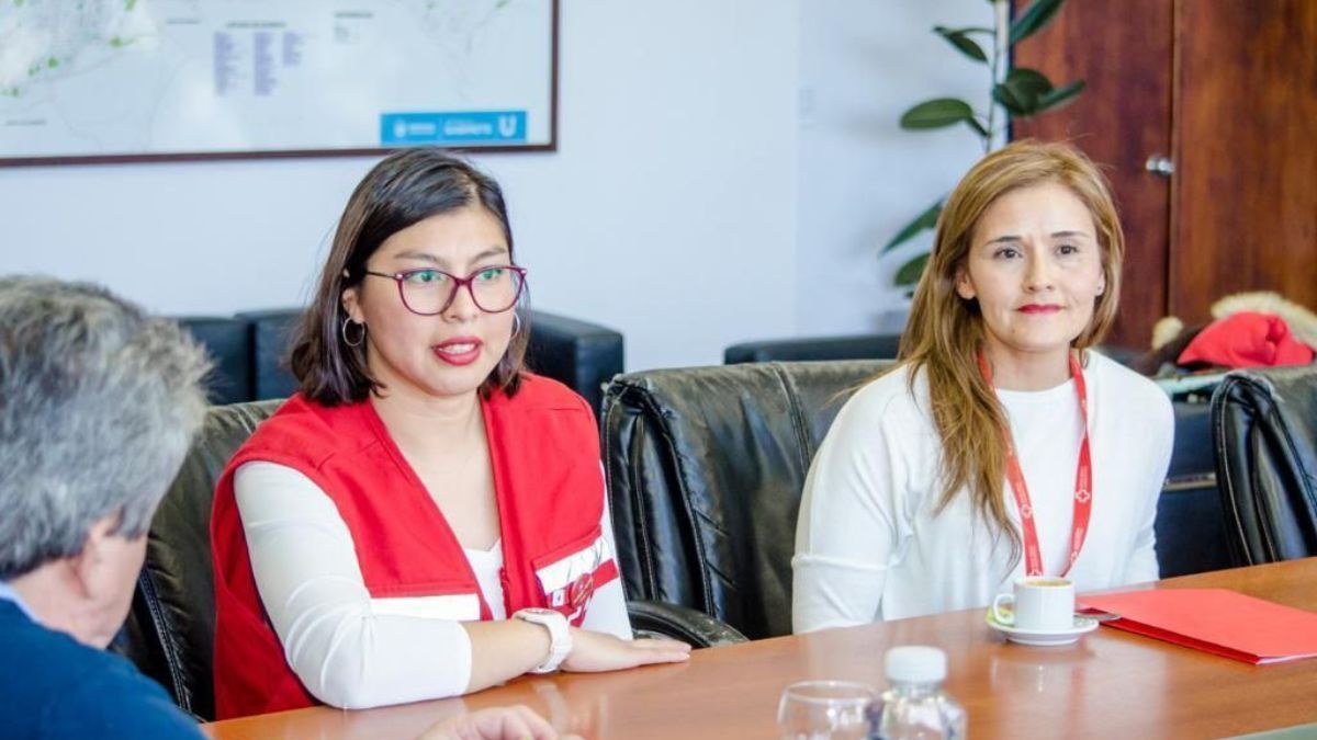  Becerra mantuvo una reunión con representantes de la Cruz Roja Ushuaia