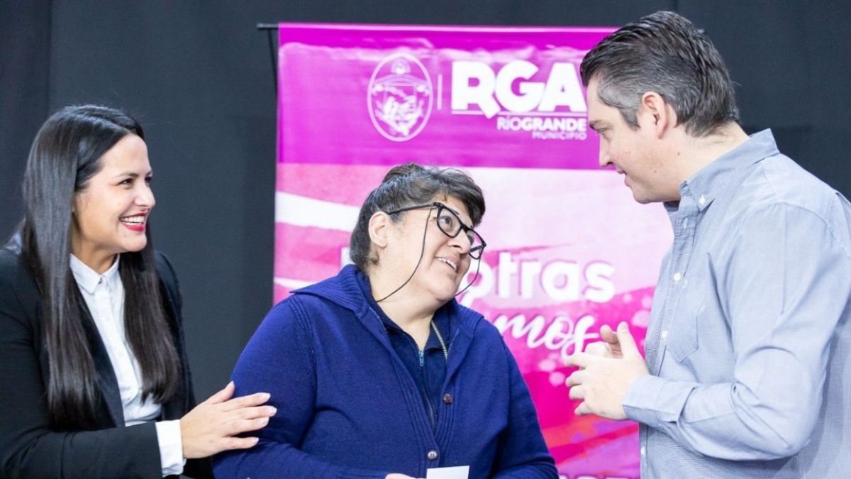 Pérez y Arce entregaron herramientas a 36 mujeres emprendedoras 