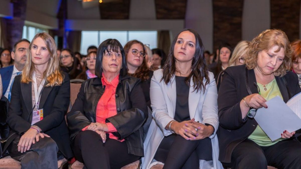 “Este Congreso pretende dar la posibilidad de tejer redes y conocerse entre los equipos”