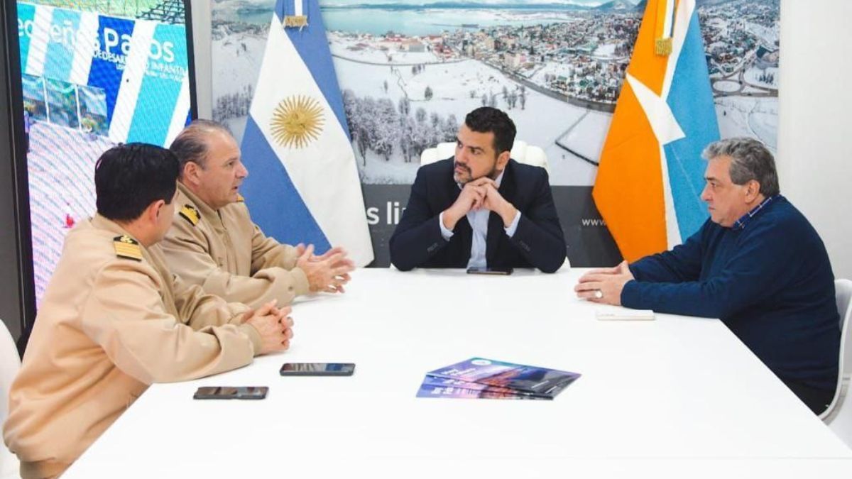  El intendente Vuoto recibió al jefe de la Prefectura de zona Mar Argentino Sur