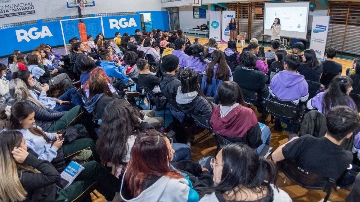 Más de 150 estudiantes se sumaron a la charla sobre salud mental que organizó el Municipio