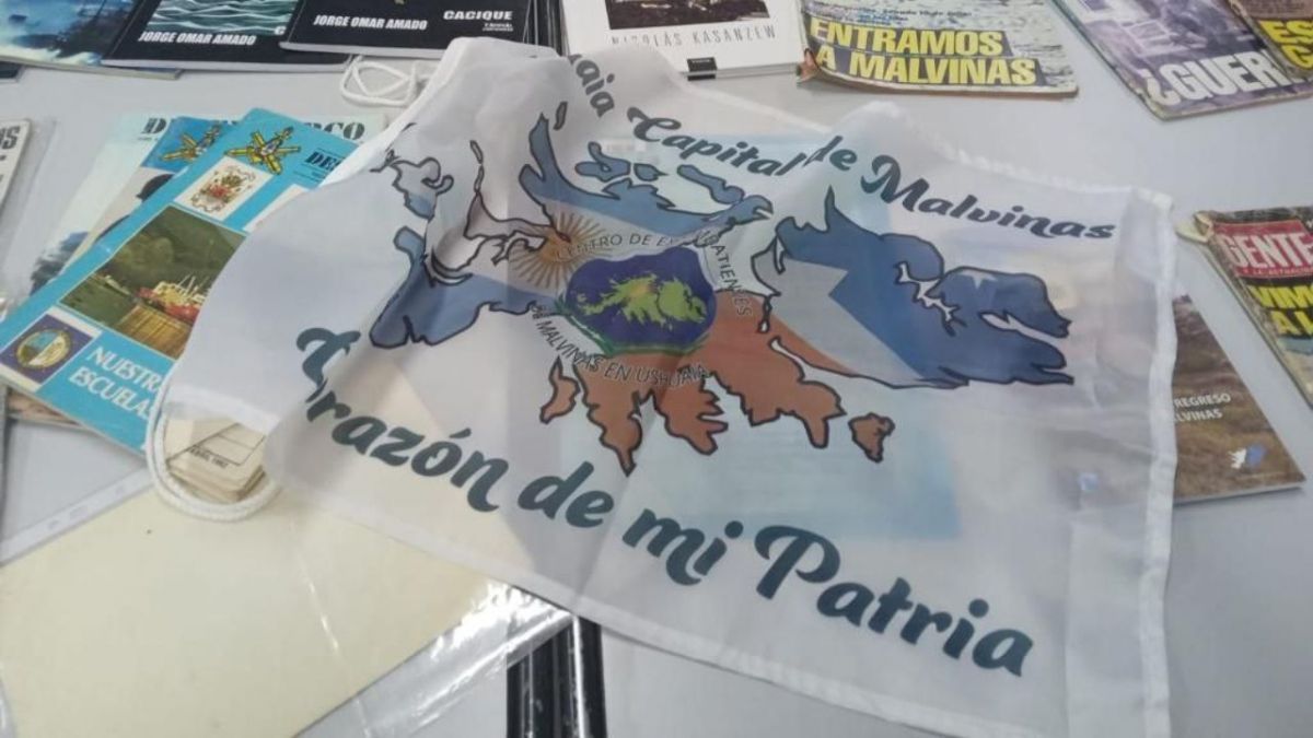 La secretaría de Asuntos de Malvinas visitó el Colegio Provincial Ernesto Sábato
