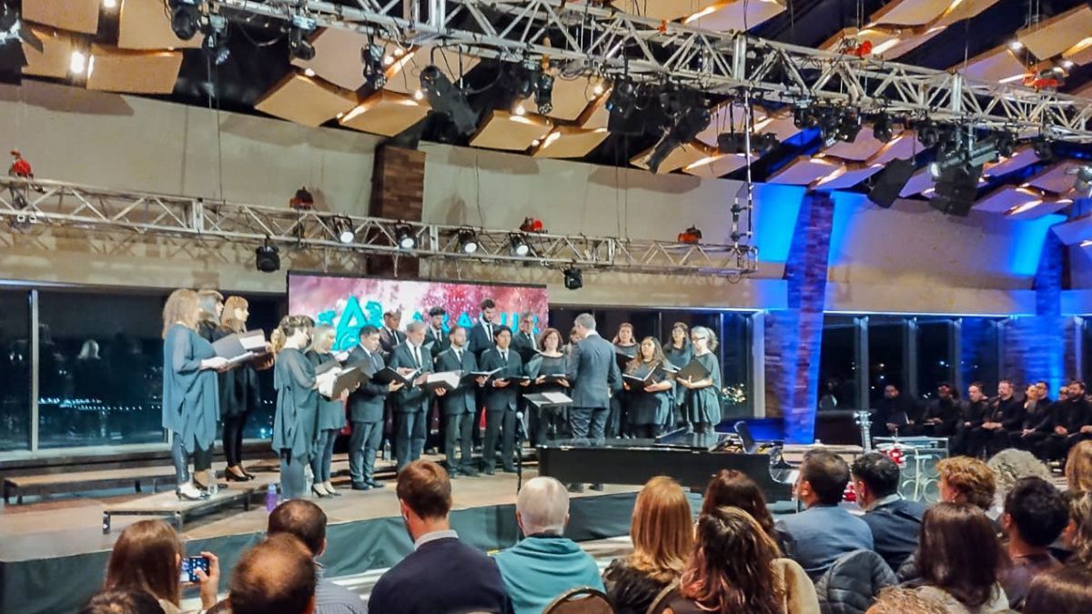Martínez Allende y Sciurano participaron del cierre del Festival de Coros del Fin del Mundo