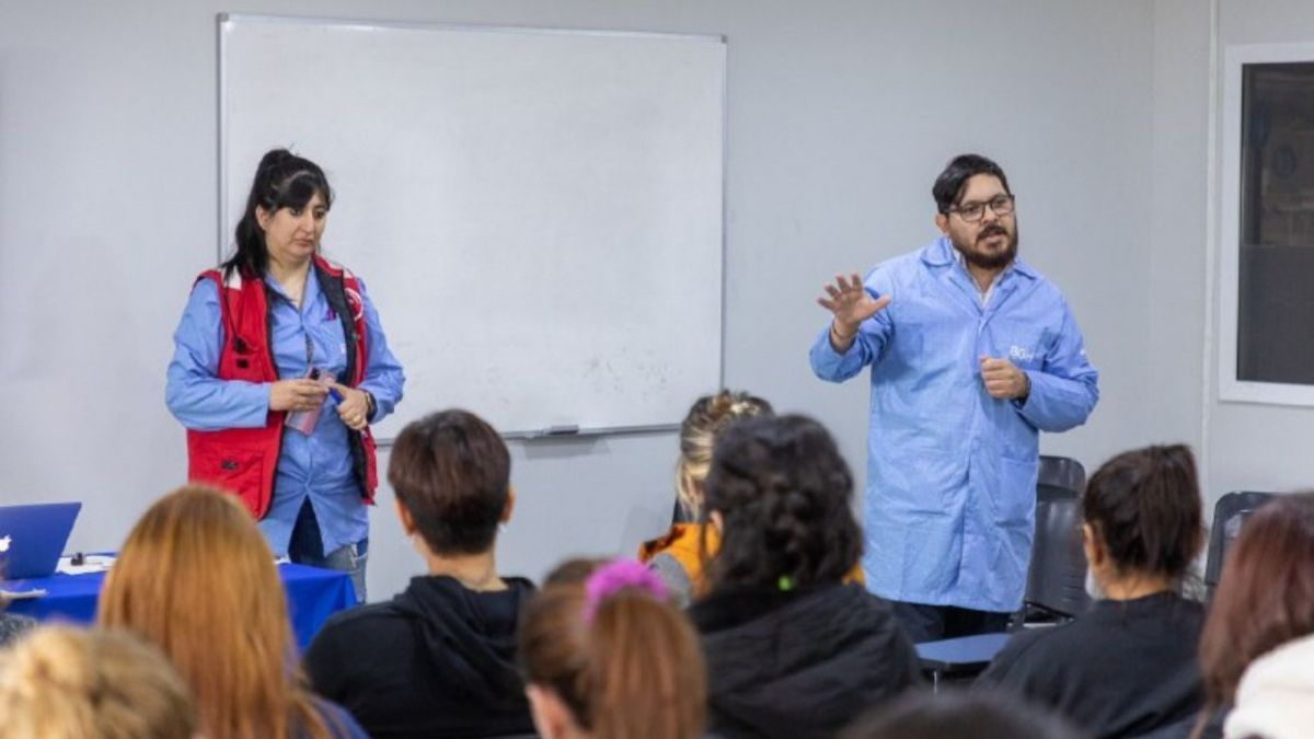 “Nos enorgullece generar espacios de formación para las mujeres de nuestra ciudad” 