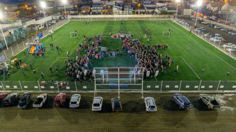 Inauguraron la primera cancha de césped sintético para baby fútbol en Melo  » Portal Medios Públicos