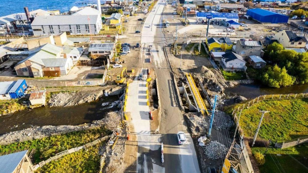Se encuentra habilitado al tránsito el nuevo puente sobre el Arroyo Grande en la aveninda Perito Moreno