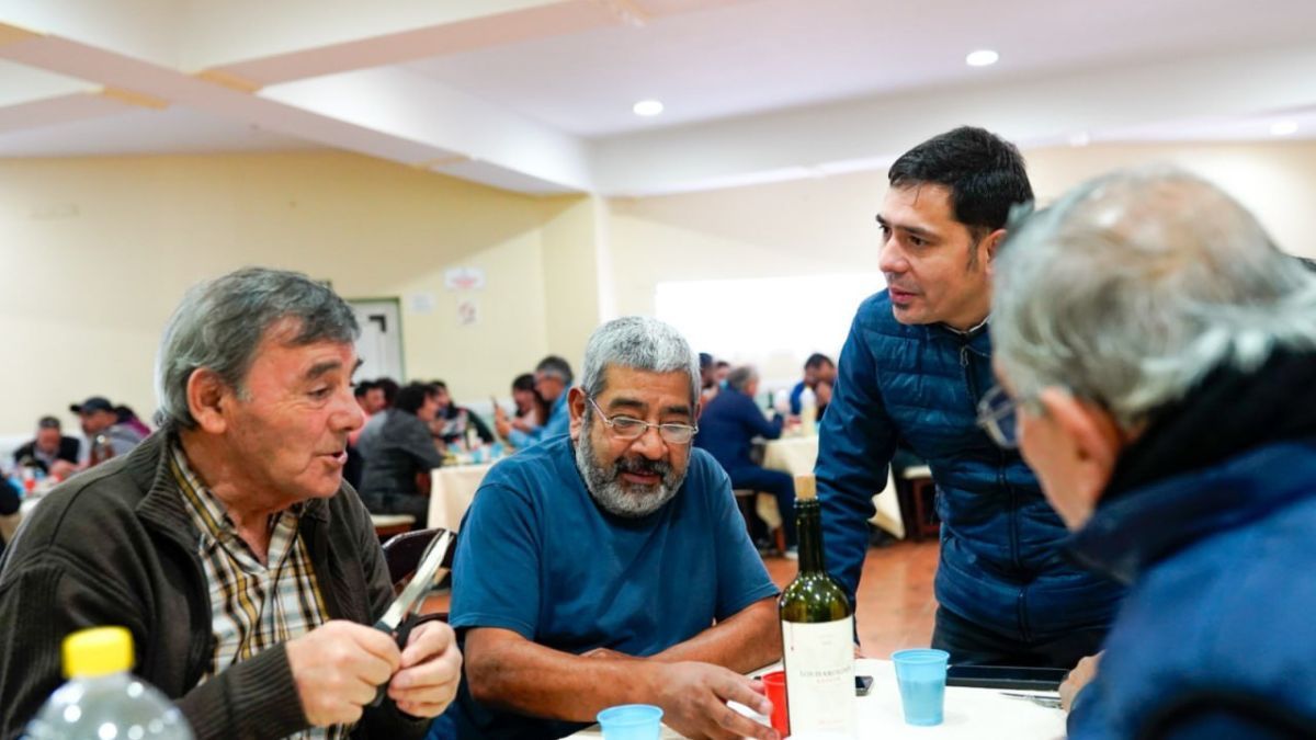 Gobierno realizó un agasajo a taxistas en su día