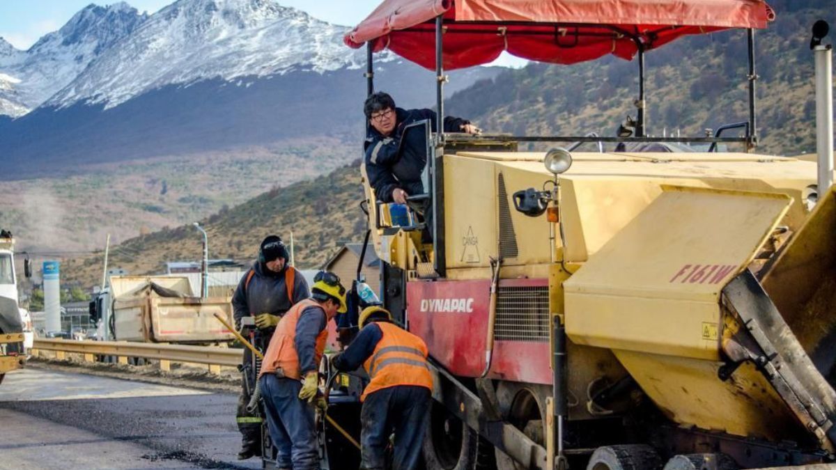 Se repavimentaron 240 metros lineales de la avenida Héroes de Malvinas