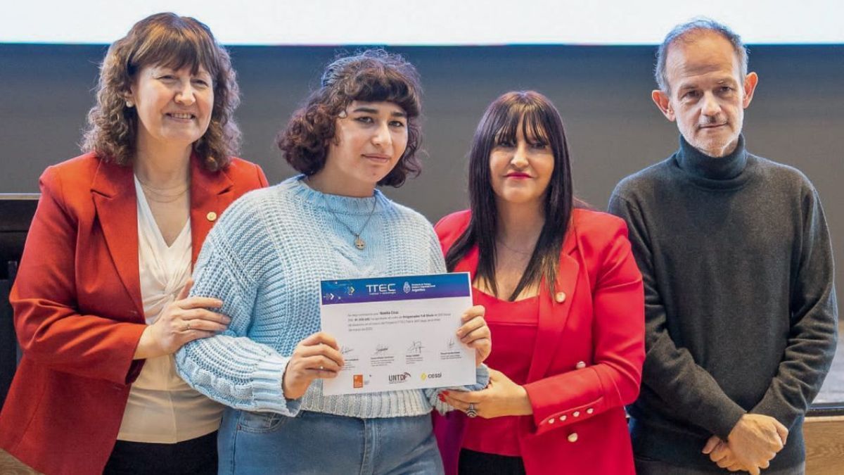 Gobierno realizó la entrega de certificados a jóvenes que se formaron en el Programa T.Tec 