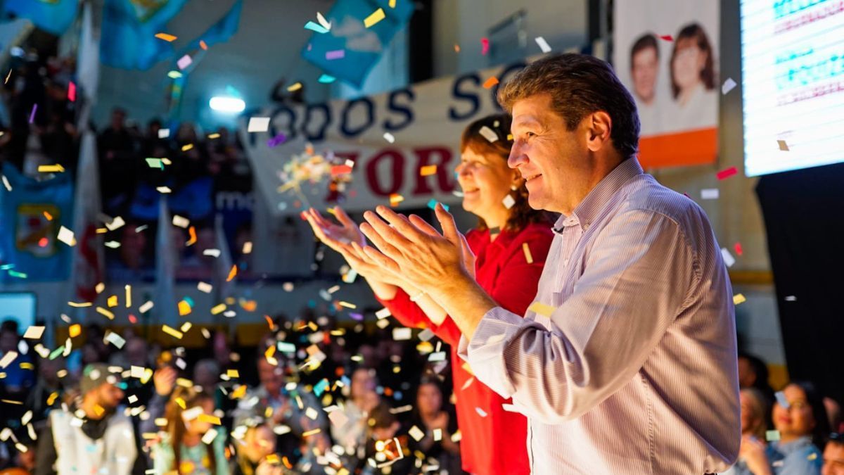 Melella cerró su campaña en un multitudinario acto en la ciudad de Río Grande. 