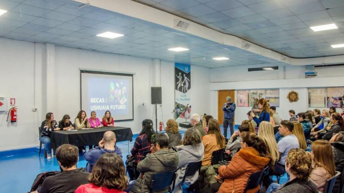 Se presentó el Programa Municipal de Becas "Ushuaia Futuro"