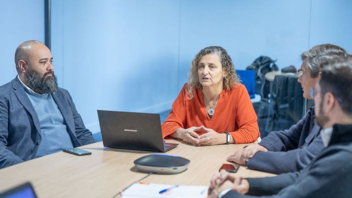 Se concretó la firma de contratos con empresas que utilizarán el espacio de coworking