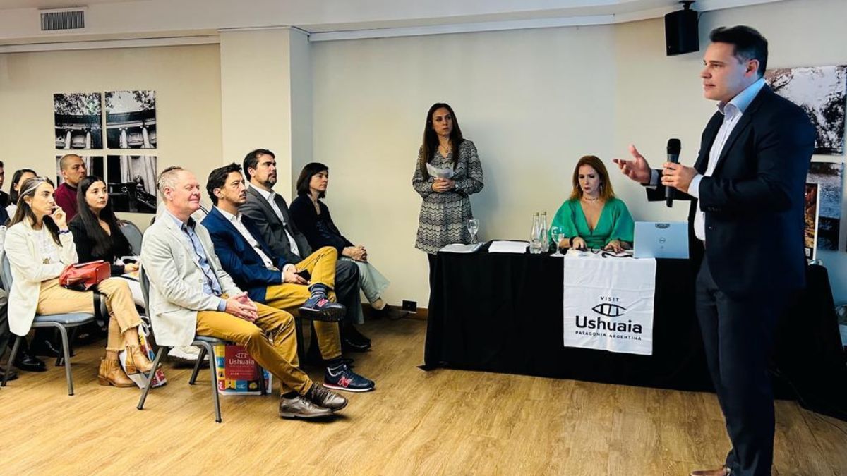“Acordamos aumentar las frecuencias entre Córdoba y Ushuaia”, anunció Ventura