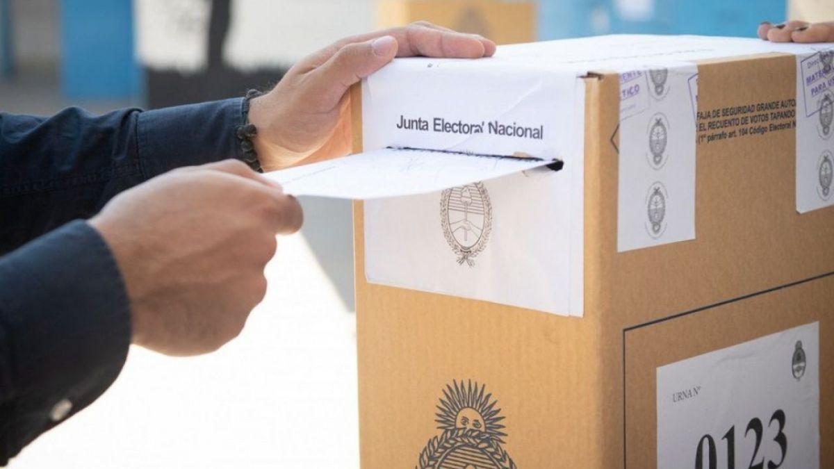 Tras dos extensas jornadas de trabajo, avanza el escrutinio de las elecciones del 14 de mayo 