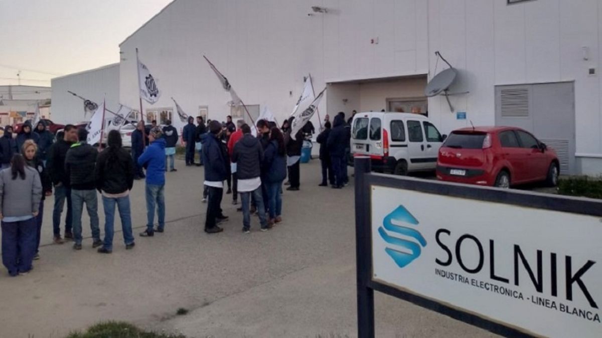 “Hoy al mediodía tenemos una audiencia en el Ministerio de Trabajo”, informó Converso