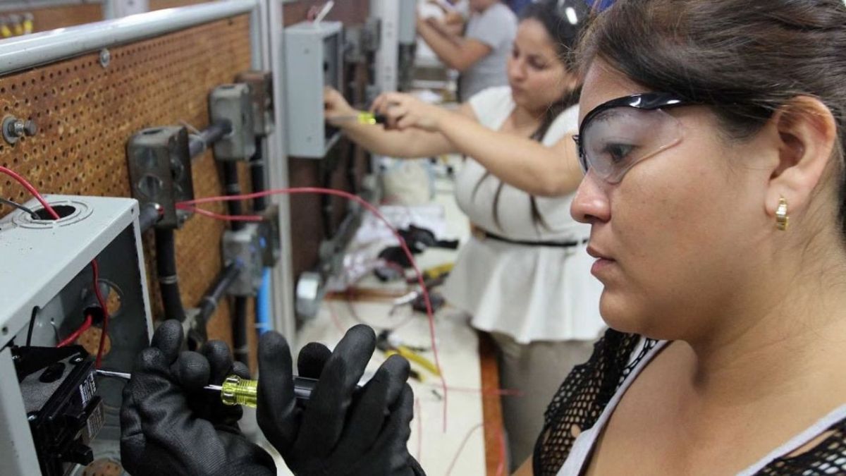 Abrieron las inscripciones para el Curso de Electricidad para Mujeres y Diversidades 