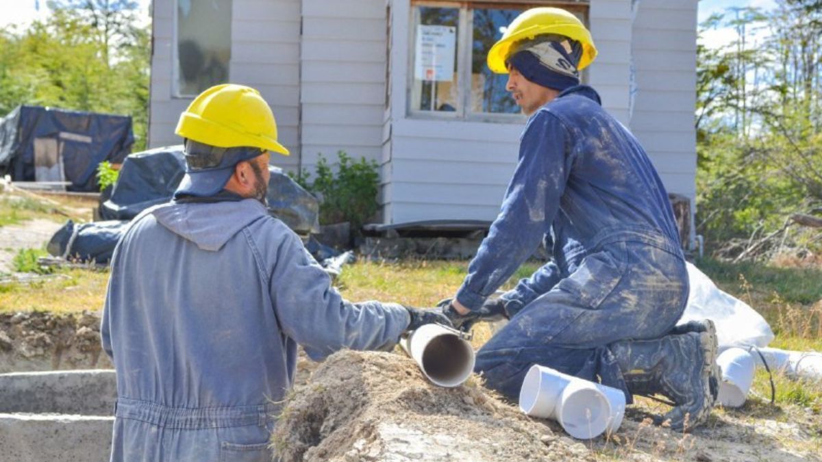 Finalizaron 340 conexiones domiciliaras en tres barrios de Tolhuin