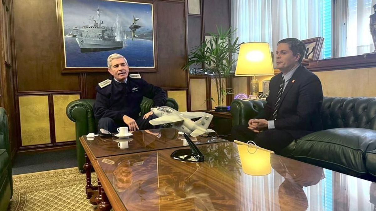Gobierno distinguió a la Fueza Aérea Argentina por su labor durante la Guerra de Malvinas