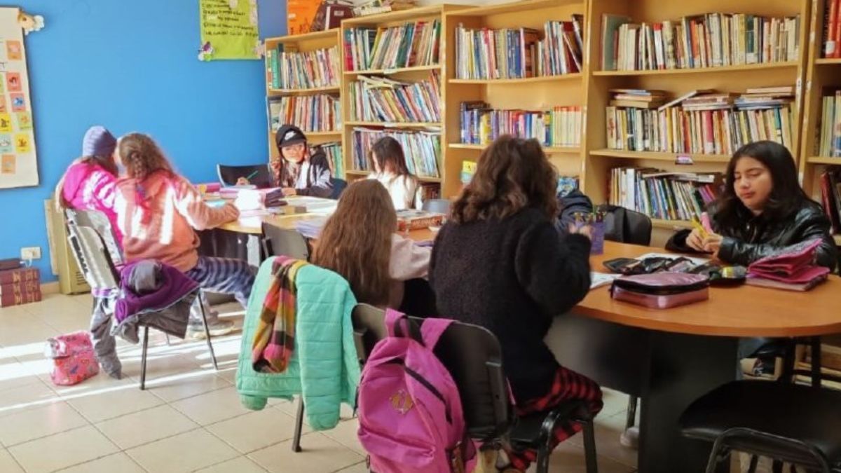 Más de 250 vecinos y vecinas asisten al programa "Centros de apoyo a las trayectorias educativas"