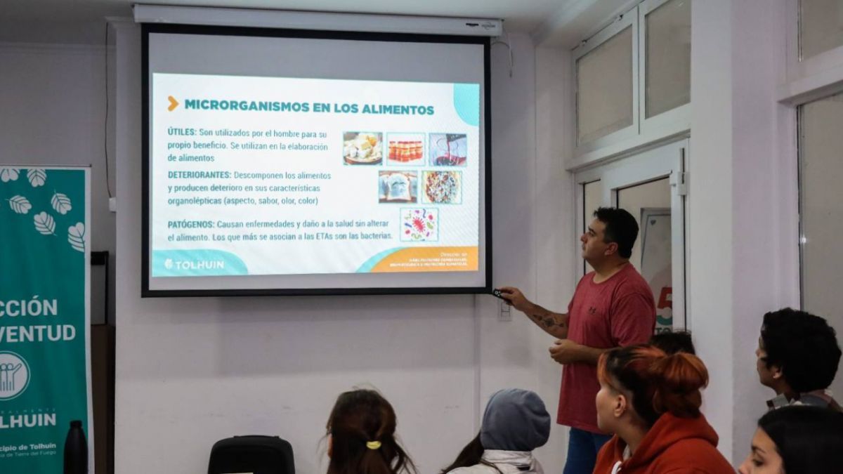 Se brindó un curso de manipulación de alimentos a estudiantes del Trejo Noel
