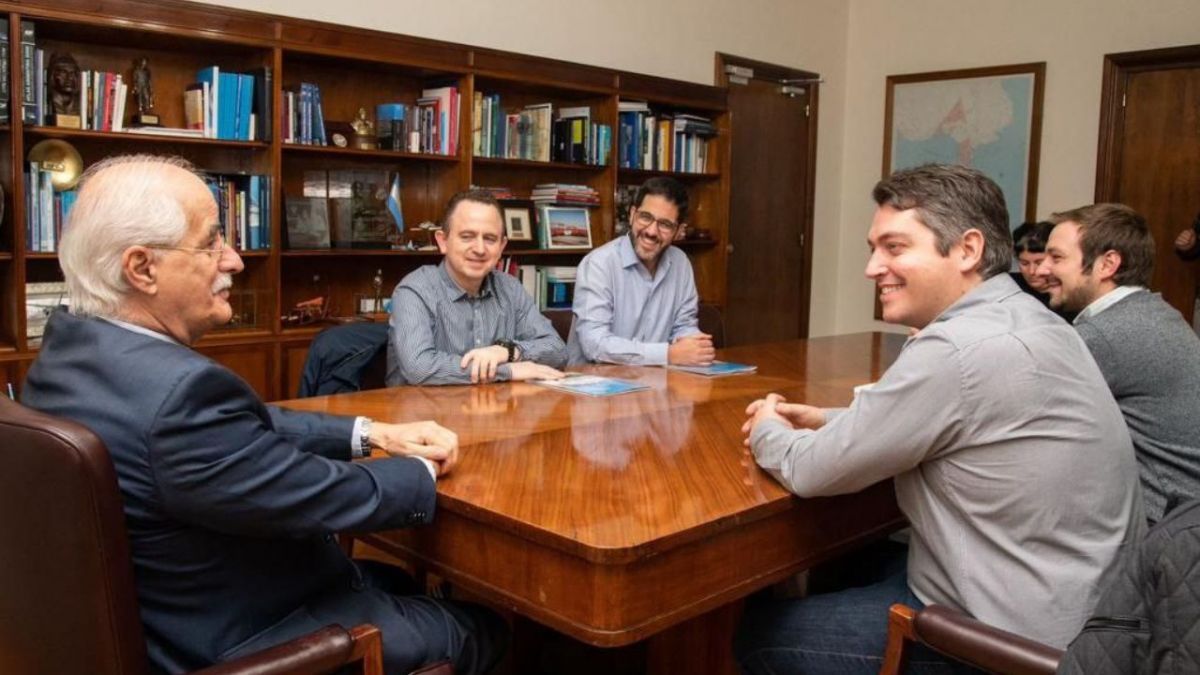 Pérez y Taiana repasaron acciones en materia de soberanía y defensa nacional